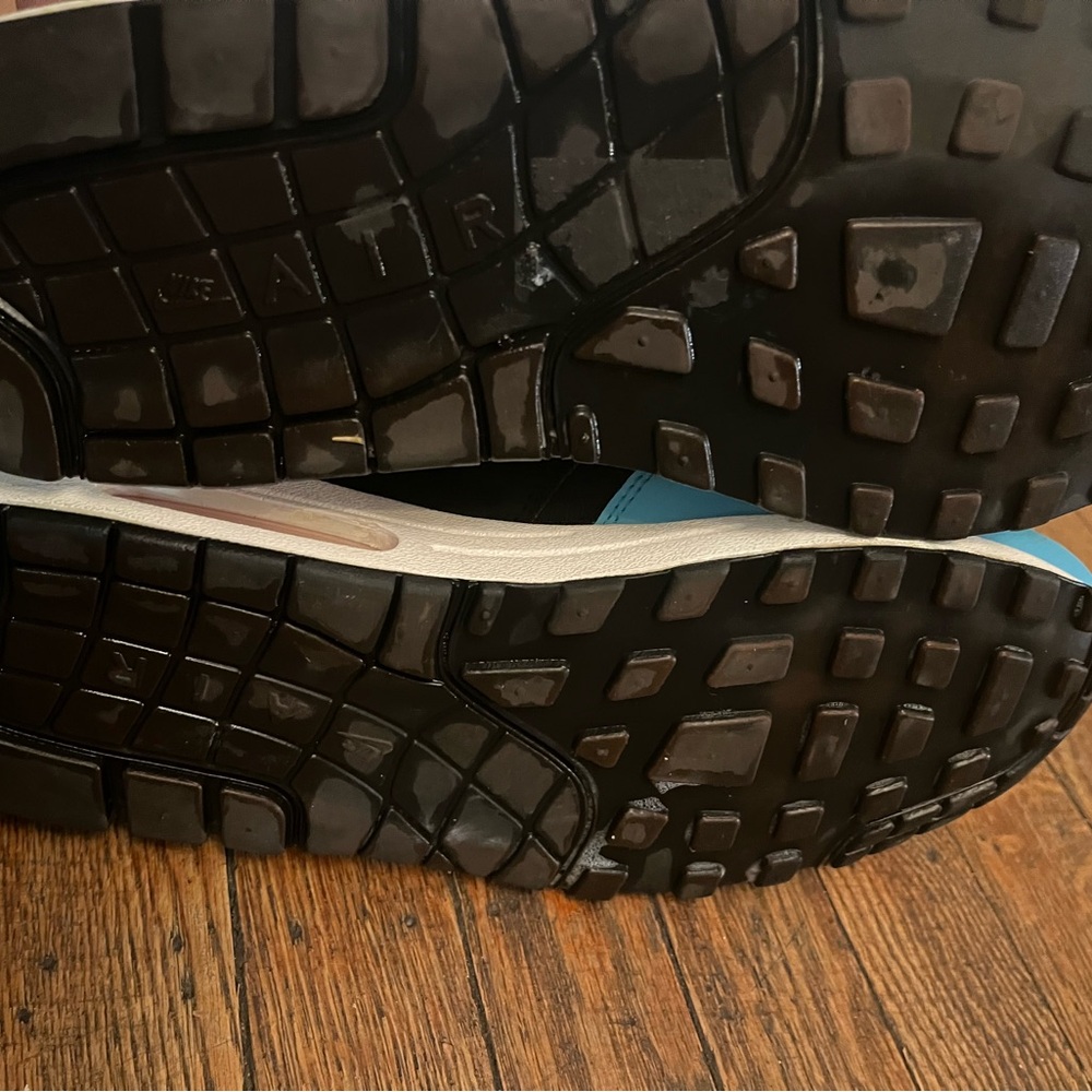 🖤💗 💙Nike Air Max 1 Jewel Swoosh Black Blue Pink Mens 10 EUC Rare Sneakers - Picture 7 of 7